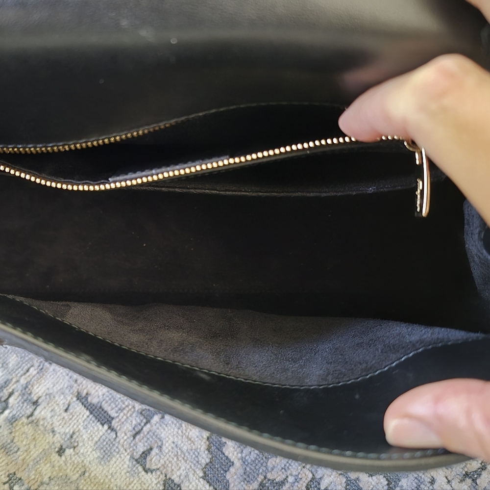 🌟 Salvatore Ferragamo Authentic Black Python Bag - Picture 16 of 16